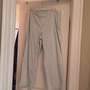 Khaki ankle/crop pants